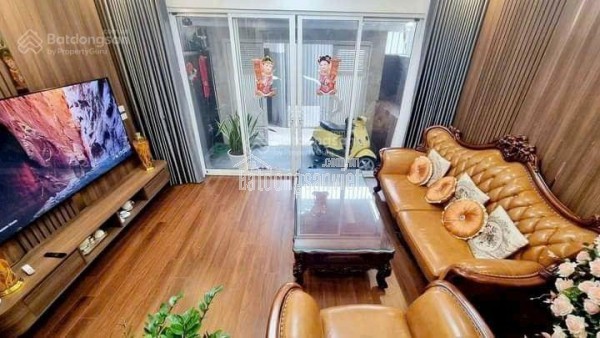 PHÂN LÔ- 126 HOÀNG VĂN THÁI-GẦN PHỐ-Ô TÔ SÁT NHÀ-CHỈ 13.45 tỷ còn TL