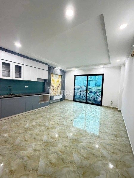 Về quê bán nhà Ngọc Lâm 9 tỷ 50m ô tô,Long Biên