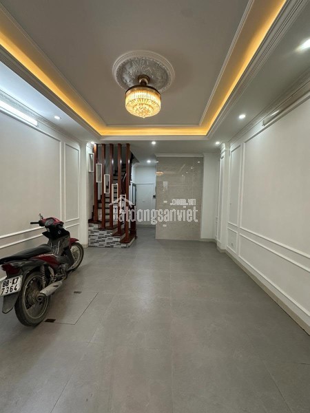 Nhà phố Ái Mộ ngõ thông 9 tỷ 45m ô tô thang máy,Long Biên