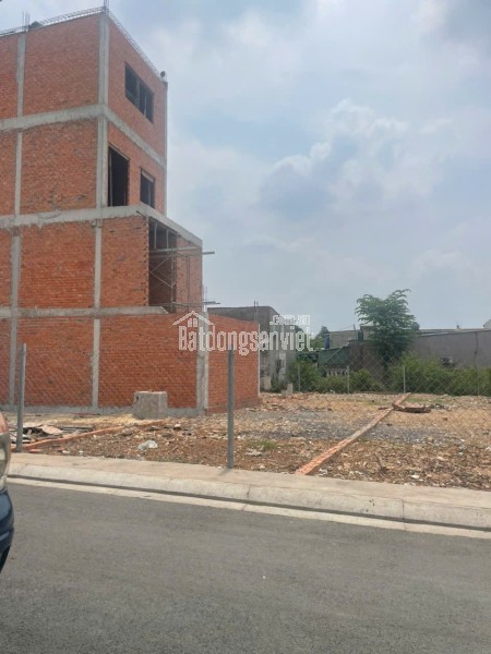 BÁN 2 LÔ ĐẤT MẶT TIỀN ĐƯỜNG NHỰA 12M TẶNG 2 MÓNG 4 TẤM CÓ SẴN