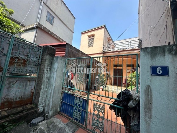 Bán nhà 110m, 2 tầng, chỉ nhỉnh 5 tỷ. Vài bước ra ô tô, hồ điều hòa.