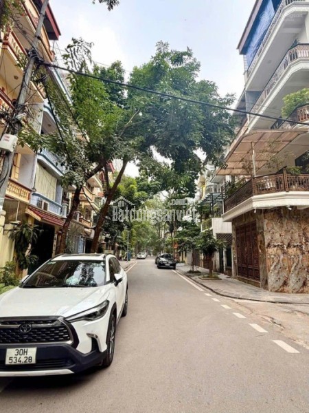 PHÂN LÔ BỘ CÔNG AN, HOÀNG VĂN THÁI, PHƯƠNG LIỆT, LÔ GÓC, Ô TÔ TRÁNH