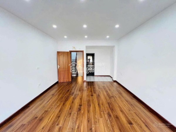 Bán gấp chung cư Đại Thanh căn hoa hậu 60m2, tặng full nội thất, sổ đỏ chính chủ, chỉ 3tỷ