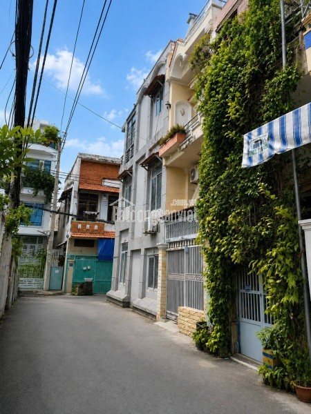[Hiệp Bình Chánh] Nhà mới 3 tầng đẹp lung linh  - Hẻm xe hơi thông - Đối diện Gigamall và ĐH Luật