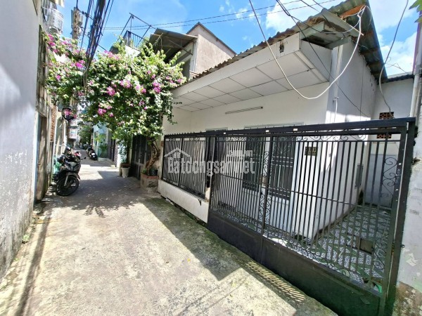 [Hiệp Bình Chánh] Nhà mới 3 tầng đẹp lung linh  - Hẻm xe hơi thông - Đối diện Gigamall và ĐH Luật