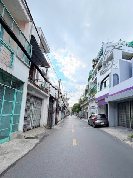 NHÀ HXH THÔNG 70M² - NGANG 4,5M - BTCT ĐẸP - GẦN CHỢ TÂN BÌNH - NHỈNH 8 TỶ