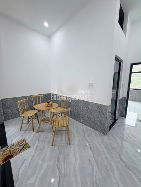 Dành cho anh/chị yêu thích không gian sống thoáng mát, có sân vườn nhỏ