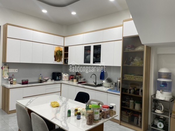 Bán nhà 96m2  đường Gò Cát, Phú Hữu, Q9, Thủ Đức, TP HCM, 3 tầng, sổ hồng. Giá 6,45 tỷ.
