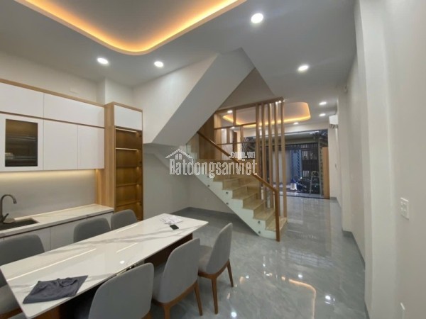 Bán nhà 96m2  đường Gò Cát, Phú Hữu, Q9, Thủ Đức, TP HCM, 3 tầng, sổ hồng. Giá 6,45 tỷ.
