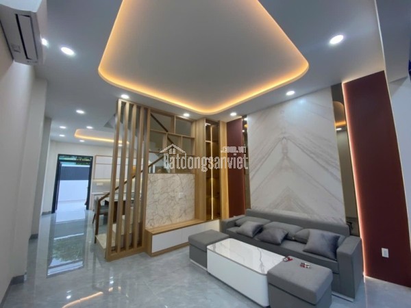 Bán nhà 96m2  đường Gò Cát, Phú Hữu, Q9, Thủ Đức, TP HCM, 3 tầng, sổ hồng. Giá 6,45 tỷ.