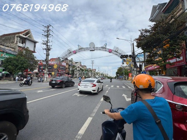 BÁN NHÀ MẶT ĐƯỜNG ĐẠI LỘ HÙNG VƯƠNG ( Đoạn rốc rệt ) PHƯỜNG NÔNG TRANG, TP. VIỆT TRÌ . LH