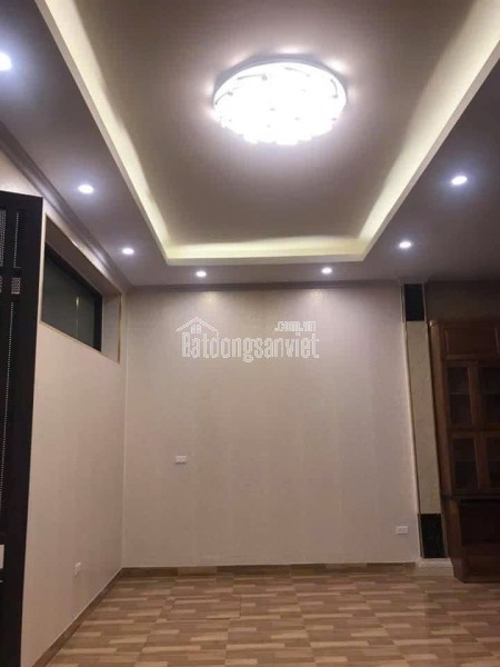 Cho thuê nhà chung cư ở ngõ 100 phố Khương Thượng, quận Đống Đa