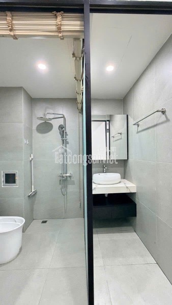 BÁN NHÀ TRUNG TÂM THẠCH BÀN – CỔ LINH  92M² × 6 TẦNG  GARA Ô TÔ  THANG MÁY