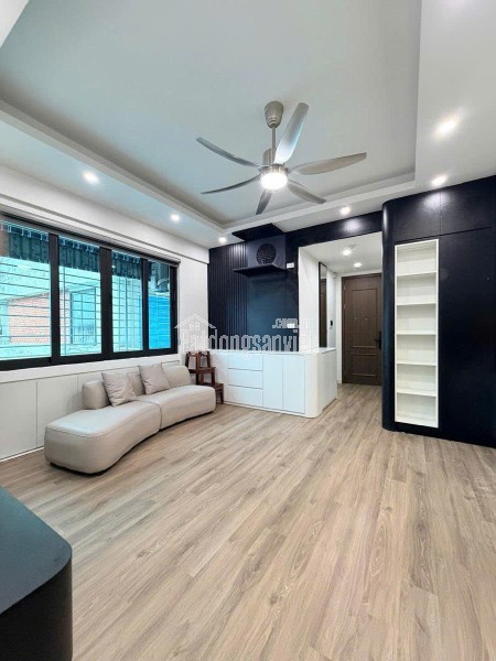 BÁN NHÀ TRUNG TÂM THẠCH BÀN – CỔ LINH  92M² × 6 TẦNG  GARA Ô TÔ  THANG MÁY