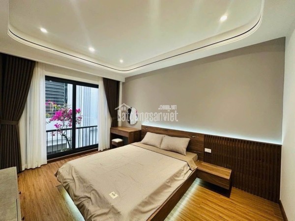 BÁN NHÀ TRUNG TÂM THẠCH BÀN – CỔ LINH  92M² × 6 TẦNG  GARA Ô TÔ  THANG MÁY