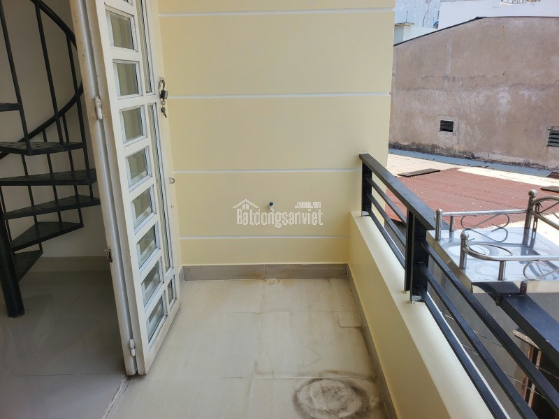Cho thuê nhà 222/4 Võ Thành Trang P11 QTân Bình 1 trệt 2 lầu