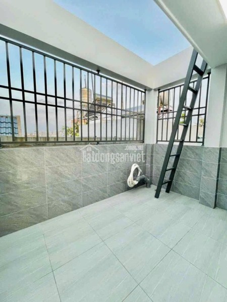Nhà bán lô góc LVQ 2 mặt tiền thông thoáng, hẻm xe hơi né nhau thoải mái, 8,8 tỷ TL