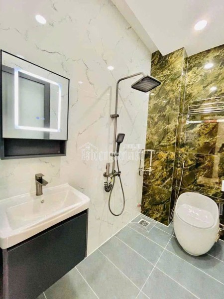 Nhà bán lô góc LVQ 2 mặt tiền thông thoáng, hẻm xe hơi né nhau thoải mái, 8,8 tỷ TL