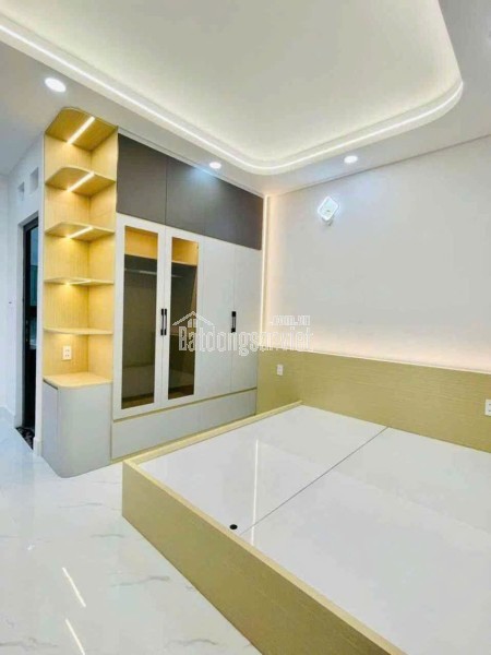 Nhà bán lô góc LVQ 2 mặt tiền thông thoáng, hẻm xe hơi né nhau thoải mái, 8,8 tỷ TL