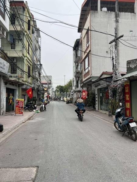CHỦ CẦN BÁN 45 M2 LÔ GÓC CƯU VIỆT - GIA LÂM, GIÁ CHỈ 7.7 TỶ, LH 0985865658