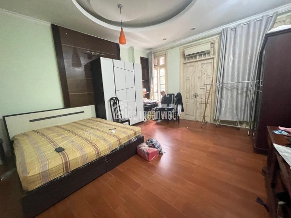NHỈNH 20 TỈ - NHÀ HOÀNG CẦU SẴN 6 TẦNG - NGÕ THÔNG Ô TÔ