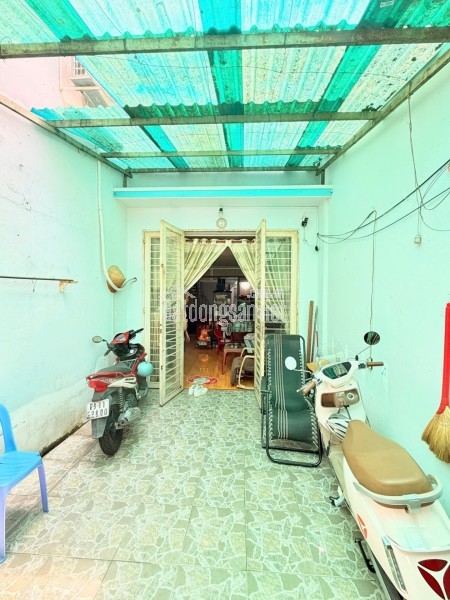 NHÀ HẺM XE HƠI GẦN CHỢ BÀ HOA - TIẾP GIÁP BẢY HIỀN THUẬN TIỆN DI CHUYỂN
