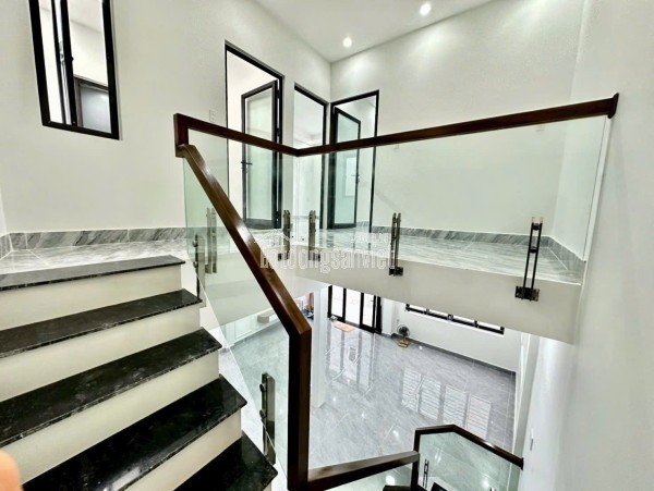 NHÀ 3 TẦNG XÂY ĐỘC LẬP GẦN BỆNH VIỆN VIỆT TIỆP 2 HẢI PHÒNG CHỈ 2,X TỶ