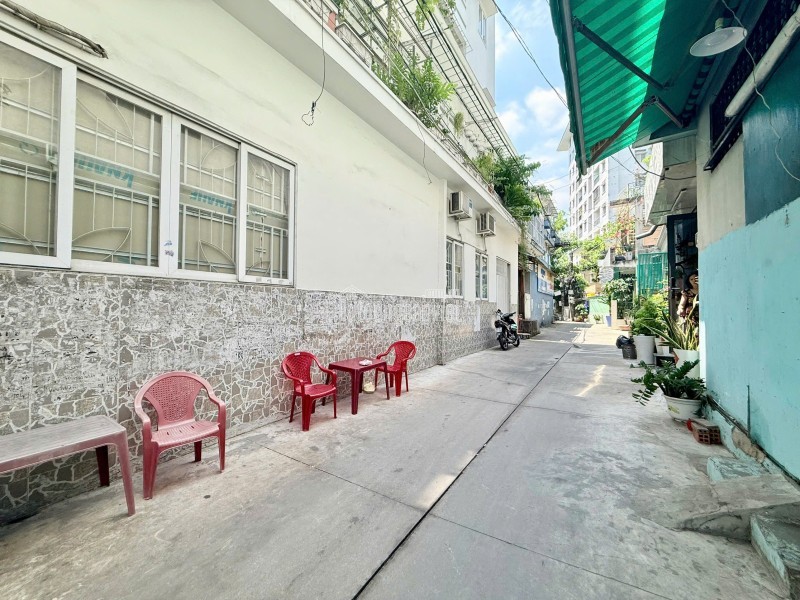Bán Gấp Căn Góc 2 MT Lạc Long Quân, Phường 5, Quận 11