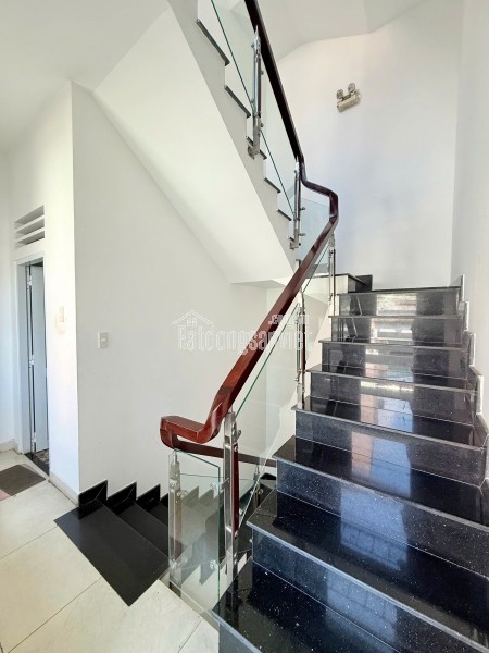 Bán Gấp Căn Góc 2 MT Lạc Long Quân, Phường 5, Quận 11
