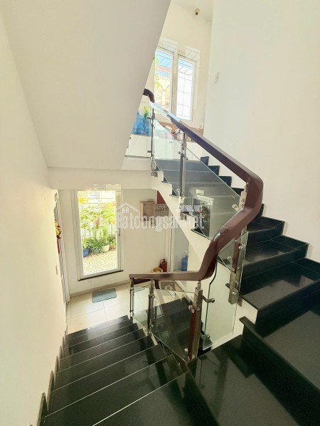 Bán Gấp Căn Góc 2 MT Lạc Long Quân, Phường 5, Quận 11