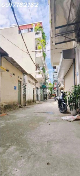 BÁN NHÀ 56m² – SỐ 28 ĐỨC GIANG, LONG BIÊN – NHÀ CẤP 4 – GIÁ 9.1 TỶ