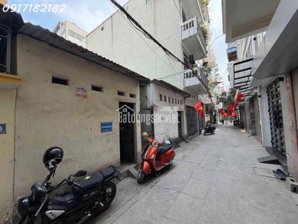 BÁN NHÀ 56m² – SỐ 28 ĐỨC GIANG, LONG BIÊN – NHÀ CẤP 4 – GIÁ 9.1 TỶ