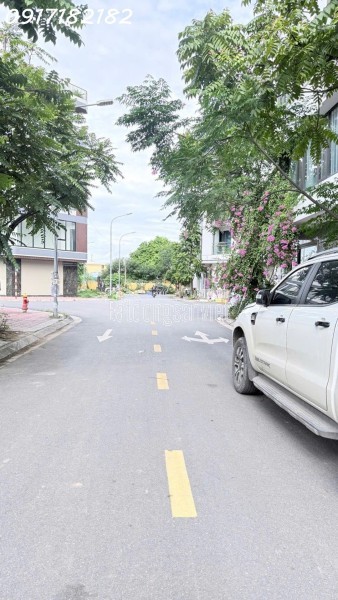 238m² – Ngọc Thuỵ – MT 40m – 3 tầng – Giá 230 tỷ