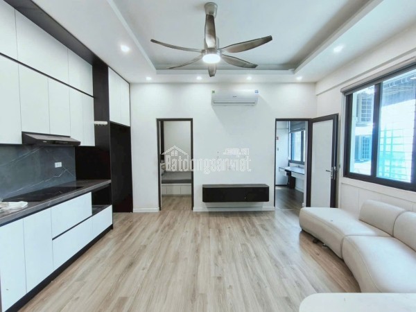 Bán chcc tầng cao trần quý kiên . Dt : 51m2,2pn,1wc giá 5,1 tỷ