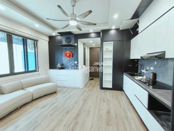 Bán chcc tầng cao trần quý kiên . Dt : 51m2,2pn,1wc giá 5,1 tỷ