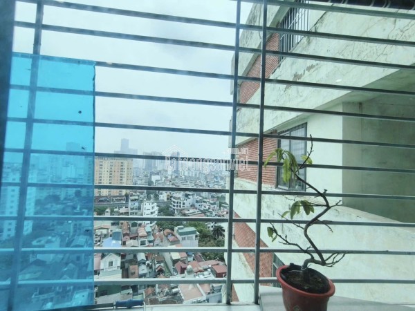 Bán chcc tầng cao trần quý kiên . Dt : 51m2,2pn,1wc giá 5,1 tỷ