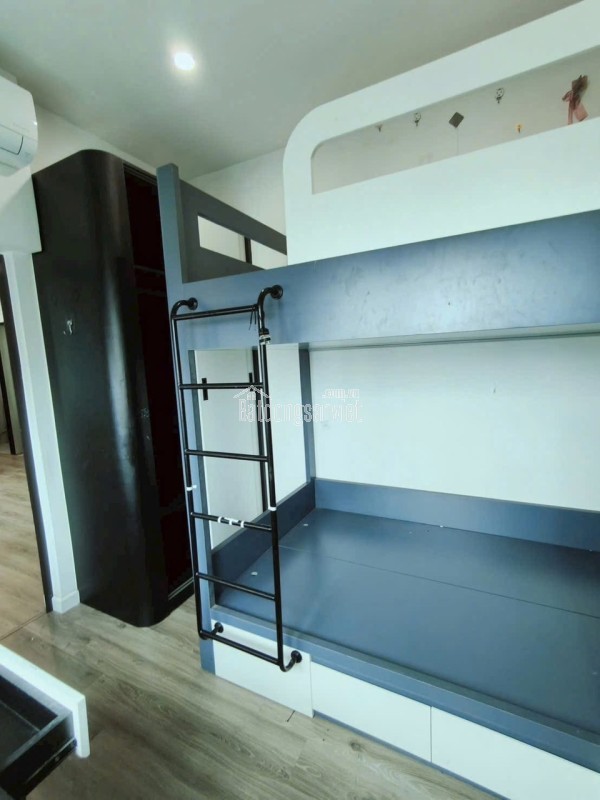 Bán chcc tầng cao trần quý kiên . Dt : 51m2,2pn,1wc giá 5,1 tỷ
