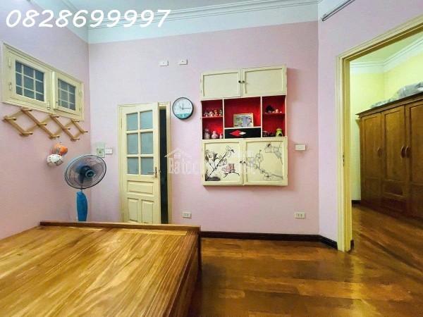 CHÍNH CHỦ GỬI BÁN NHÀ Ô TÔ TRÁNH ĐÊ LA THÀNH 4 TẦNG Ô TÔ DỪNG ĐỖ QUAY ĐẦU