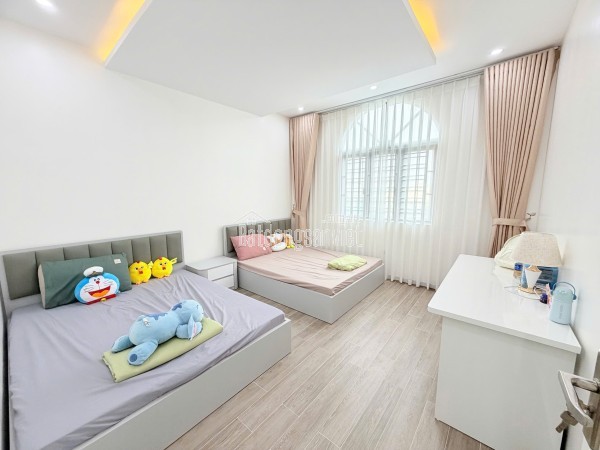 Nhà đẹp gần Vinhomes Imperia Hồng Bàng 4 tầng full nội thất, ô tô đõ cửa