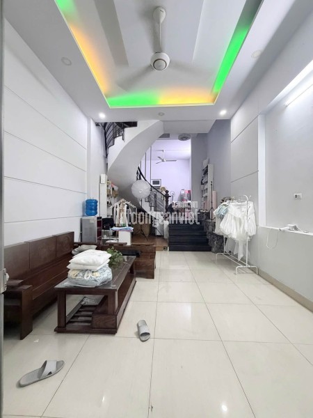 Nhà 1 trệt 2 lầu Nguyễn Thái Bình, Q. Tân Bình đang cho thuê 9tr/ tháng giá sốc 3.6 tỷ-DT : 5.8 X 5