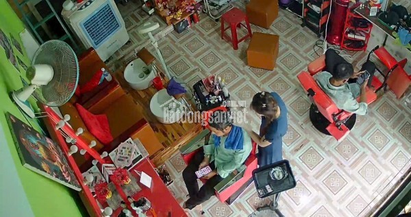Sang quán tóc tại 18A ngõ 38 Khúc Thừa Dụ, Dịch Vọng, Cầu Giấy