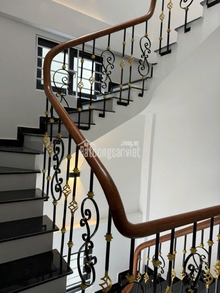 CHÍNH CHỦ BÁN NHÀ MỚI XÂY – LÔ GÓC 2 MẶT THOÁNG – Ô TÔ ĐỖ CỬA – KINH DOANH TỐT