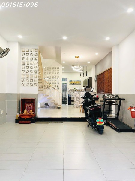 Cho thuê nhà nguyên căn, 1 trệt 2 lầu 1 sân thượng 80m2