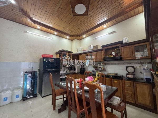 Bán nhà  đường số 10, Linh Xuân, Thủ Đức, TP HCM. DT  80m2, 2 tầng, sổ hồng riêng, giá 6,68  tỷ.