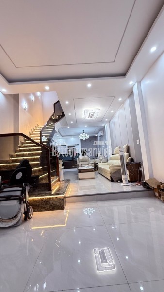 SIÊU PHẨM NHÀ ĐẸP 4 TẦNG ĐỘC LẬP TẠI PHÂN LÔ HỒ ĐÁ – HỒNG BÀNG, HẢI PHÒNG