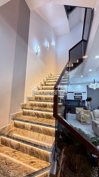 SIÊU PHẨM NHÀ ĐẸP 4 TẦNG ĐỘC LẬP TẠI PHÂN LÔ HỒ ĐÁ – HỒNG BÀNG, HẢI PHÒNG