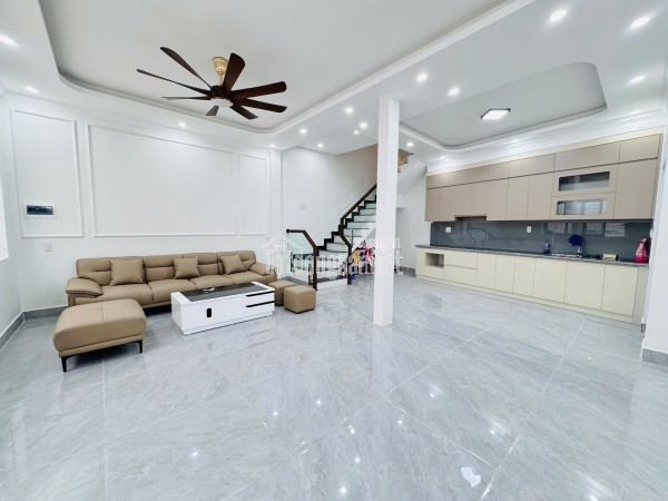 Nhà đẹp 4 tầng tái định cư Vinhomes( chợ hoa quả) Hồng Bàng gần công viên