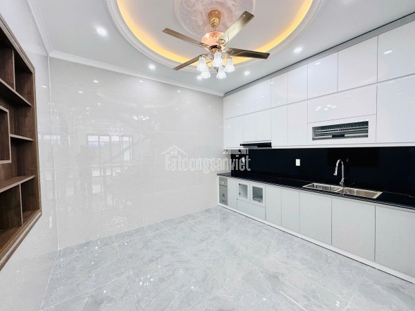 Nhà đẹp 4 tầng tái định cư Vinhomes( chợ hoa quả) Hồng Bàng gần công viên