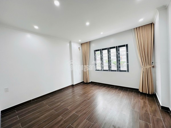 Nhà đẹp 4 tầng tái định cư Vinhomes( chợ hoa quả) Hồng Bàng gần công viên