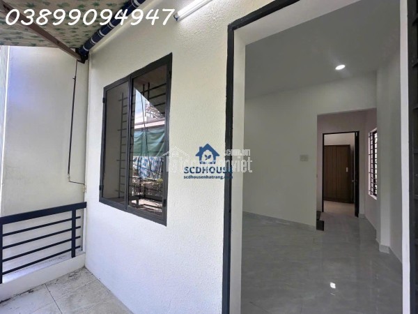 Bán nhà trung tâm Nha Trang hẻm 1170 đường 2/4 Phường Vạn Thắng. Giá bán: 2,3 tỷ sổ đỏ riêng.